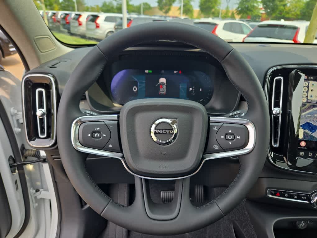 2026 Volvo XC40 Plus - Photo 14
