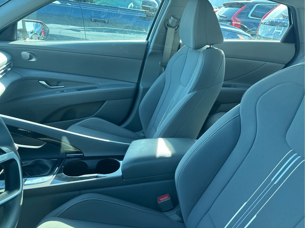 Used 2022 Hyundai Elantra Hybrid Blue Sedan