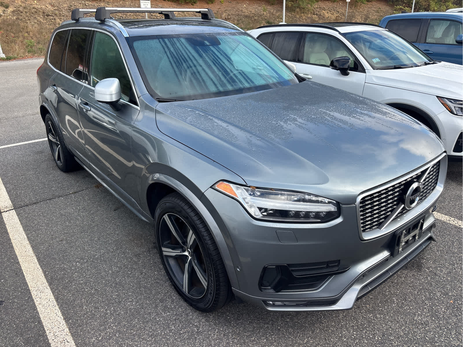 2019 Volvo XC90 T6 R-Design photo 2