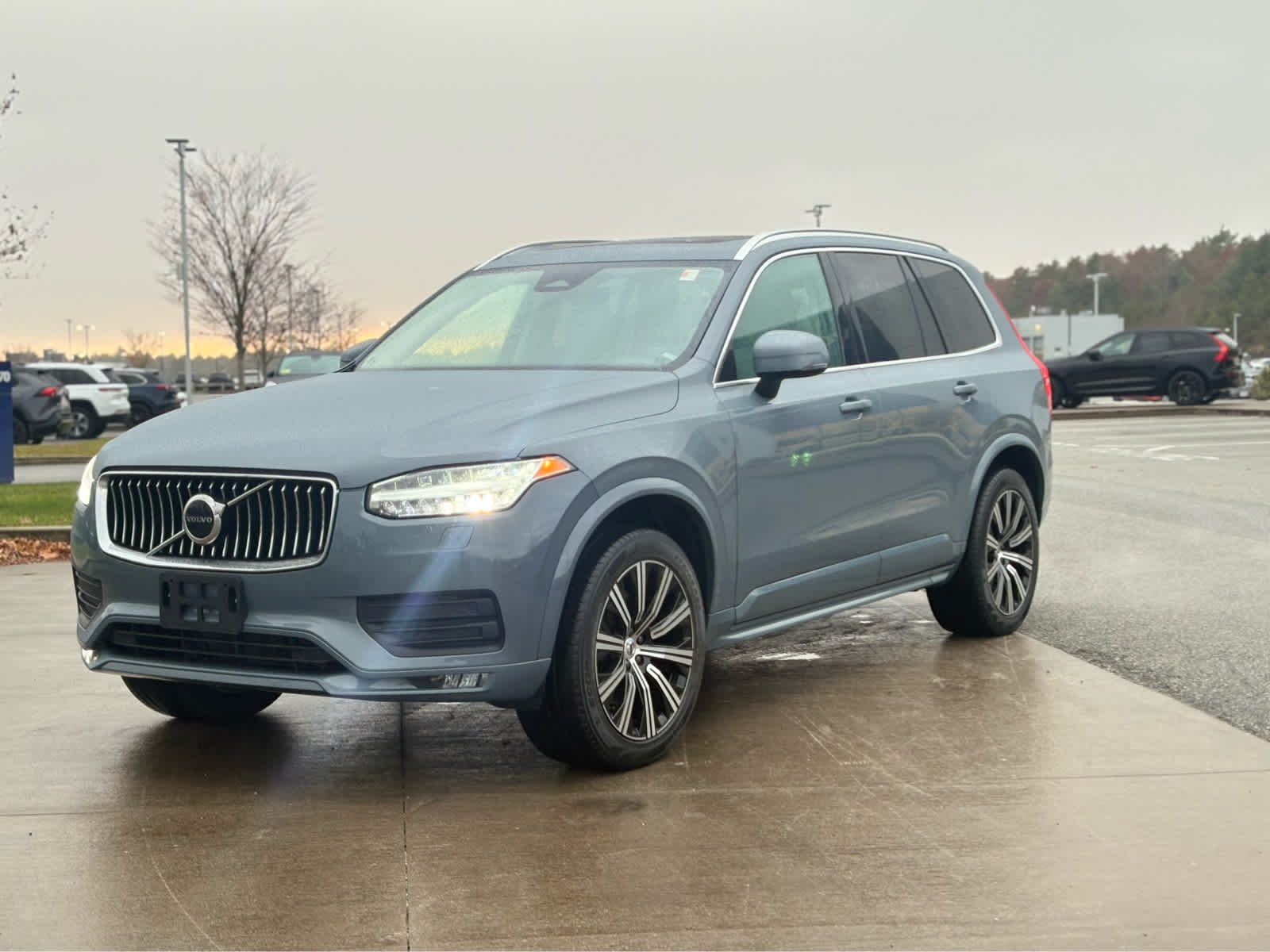 2023 Volvo XC90 B5 AWD Core photo 2