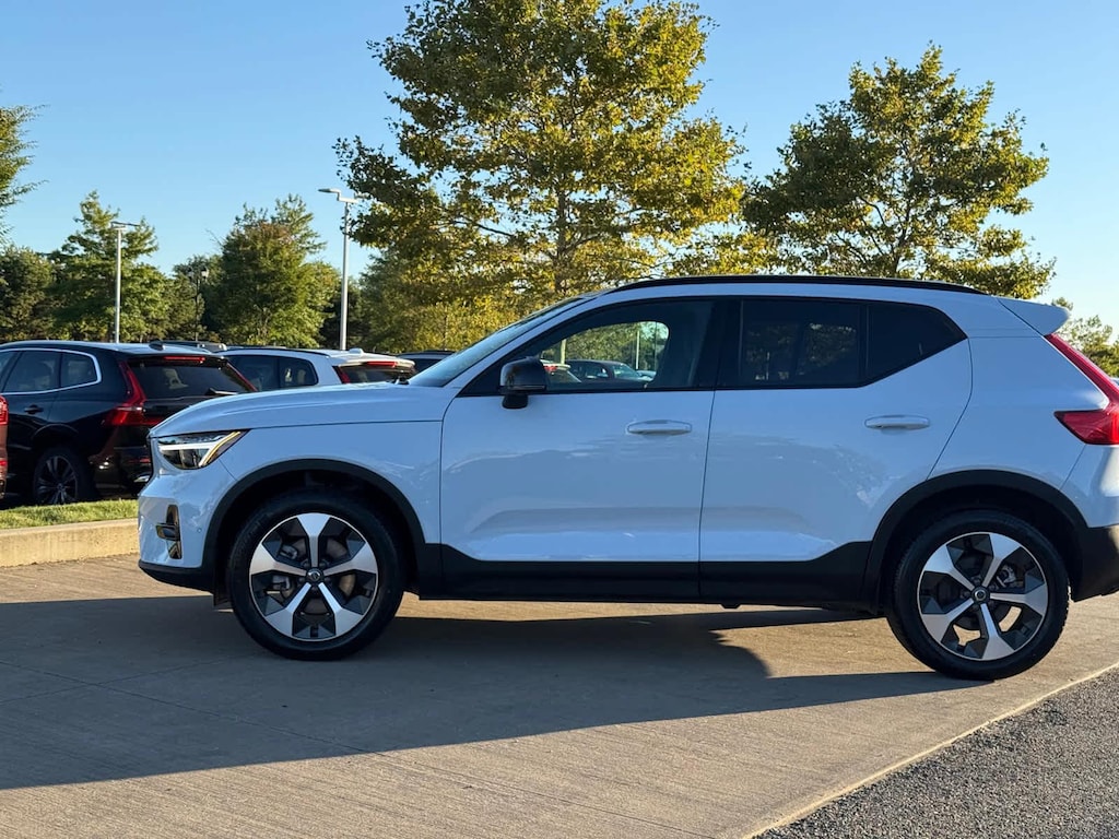 Used 2025 Volvo XC40 B5 Plus Dark Theme SUV