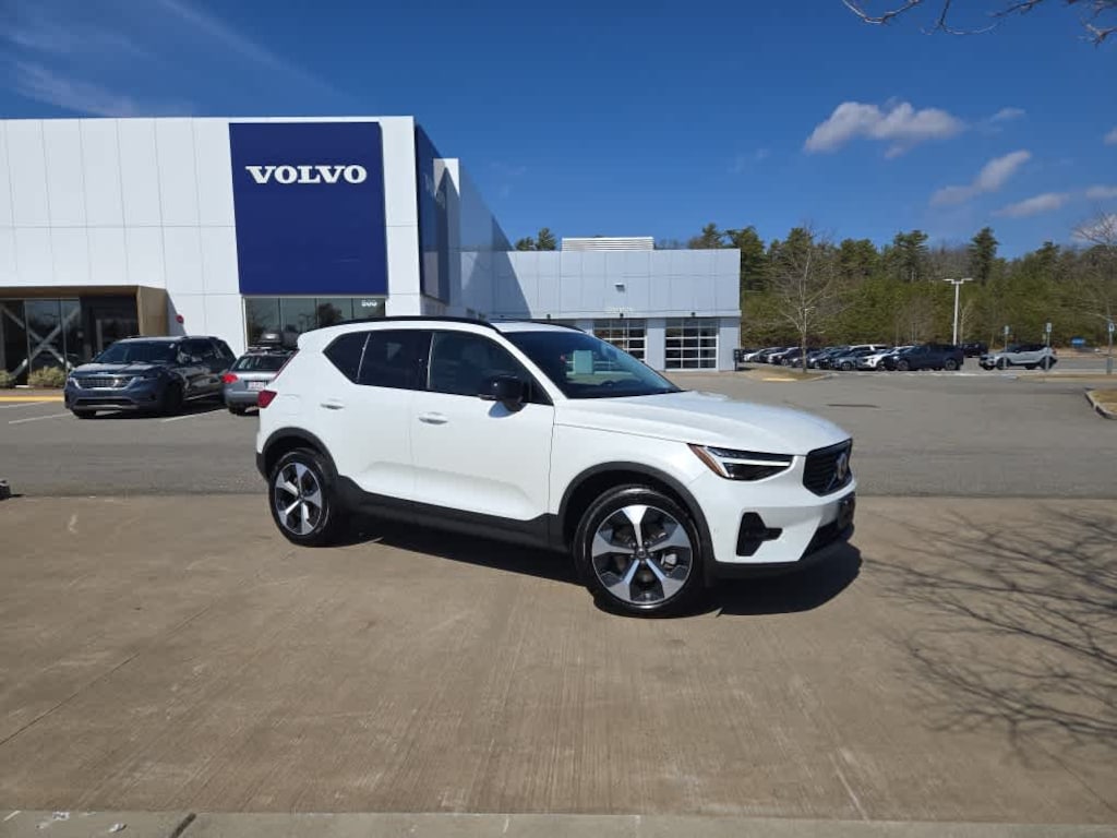 Used 2026 Volvo XC40 B5 Plus SUV