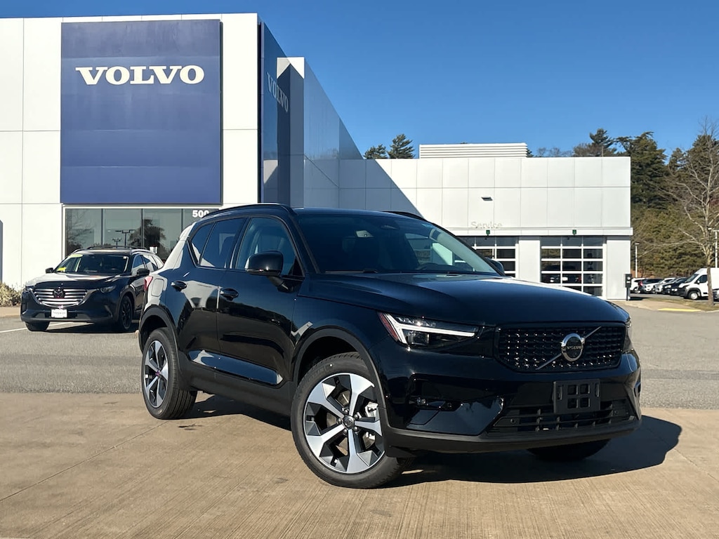 New 2026 Volvo XC40 B5 Plus SUV