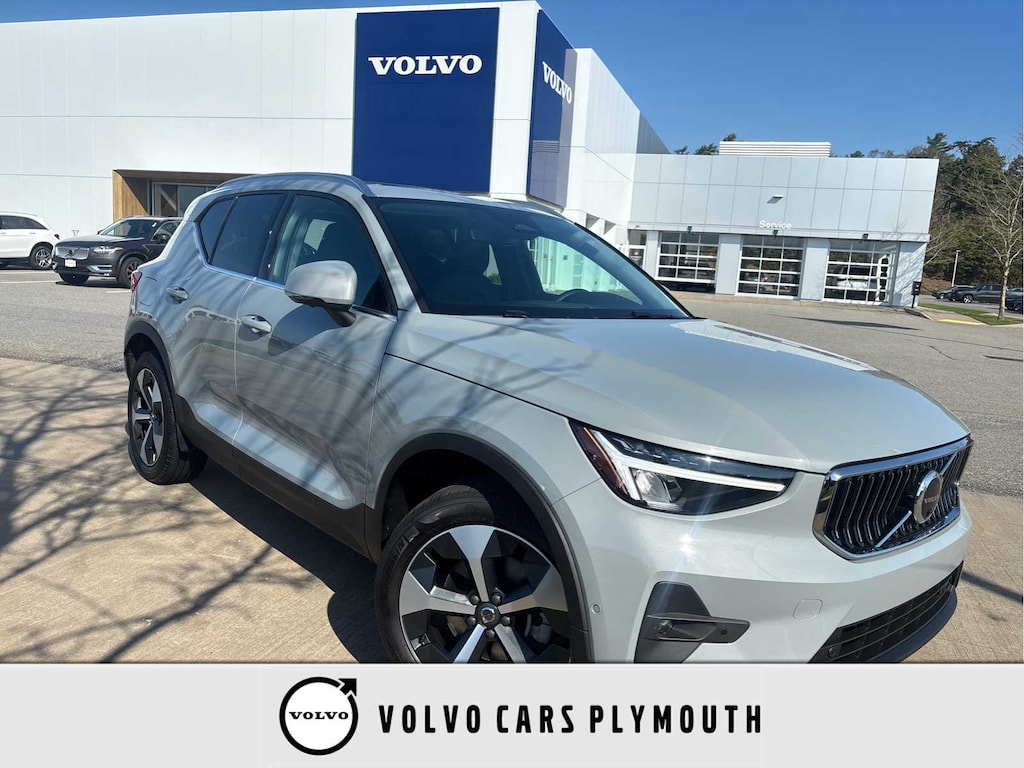 Used 2025 Volvo XC40 B5 Plus Bright Theme SUV