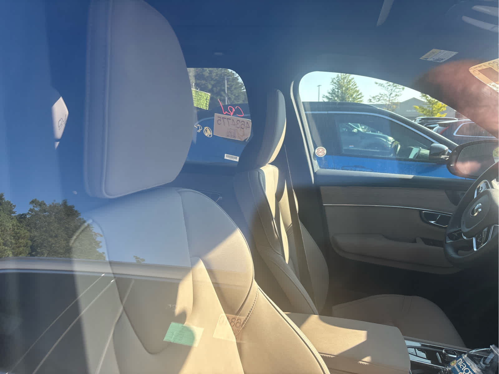 2025 Volvo XC90 Plus photo 2