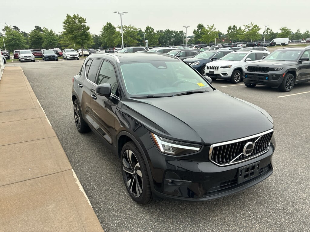 Used 2024 Volvo XC40 B5 Plus Bright SUV