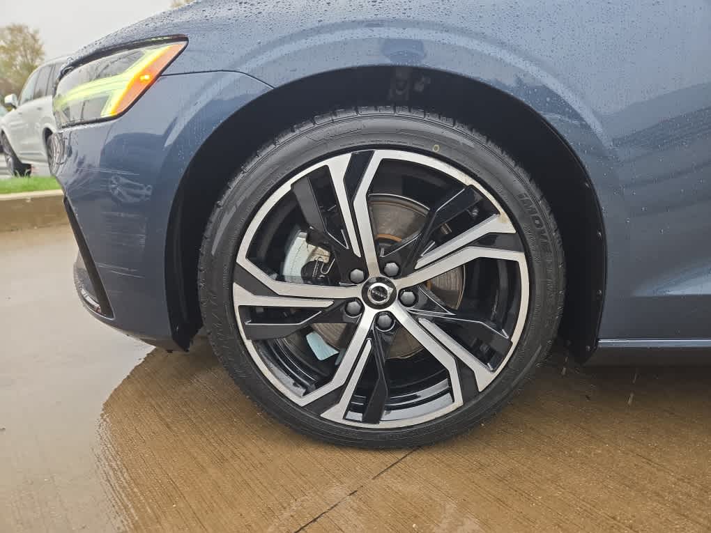 2024 Volvo S60 B5 Core photo 3