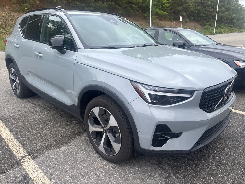 Used 2026 Volvo XC40 B5 Plus SUV