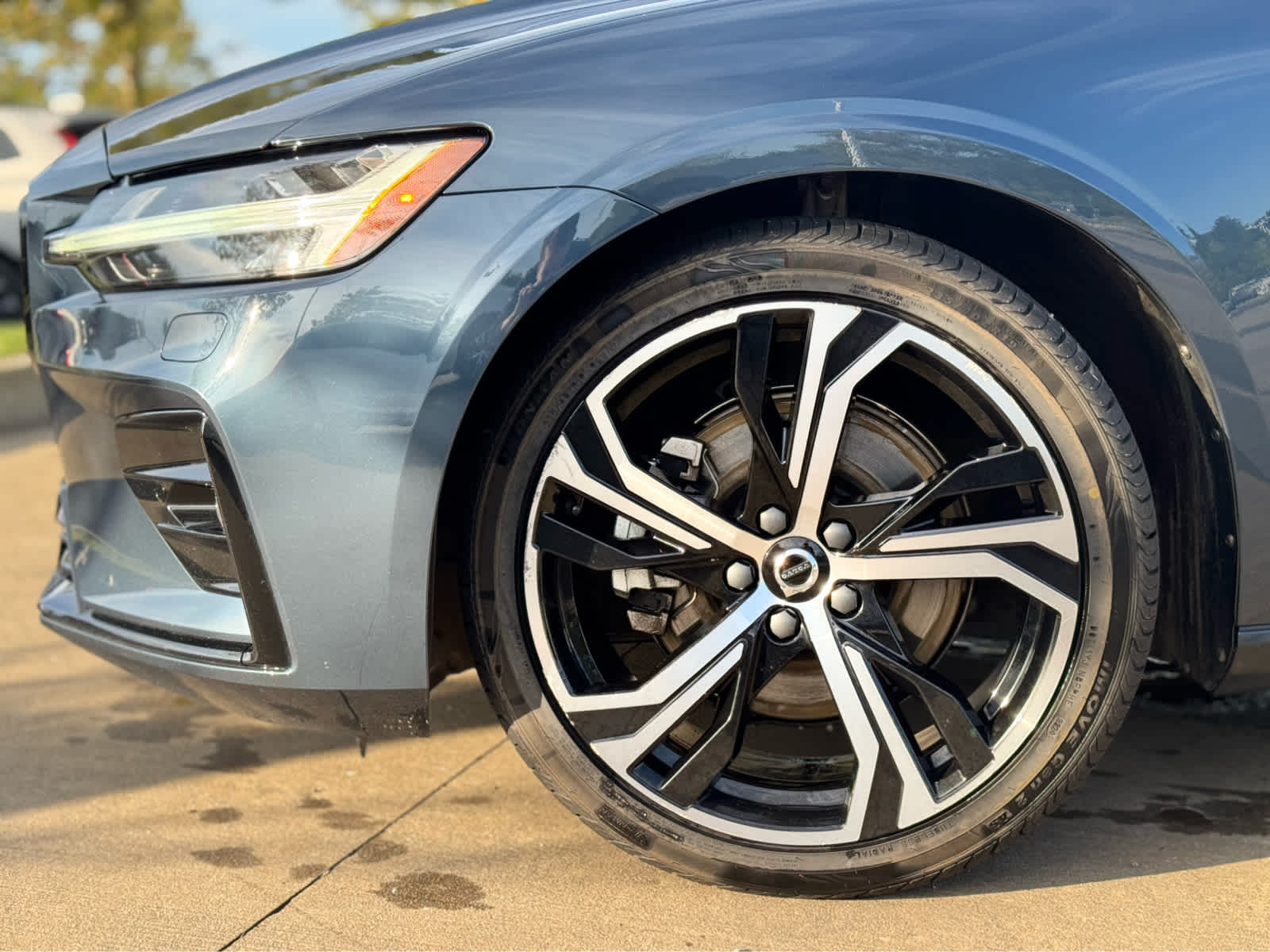 2024 Volvo S60 B5 Core photo 3