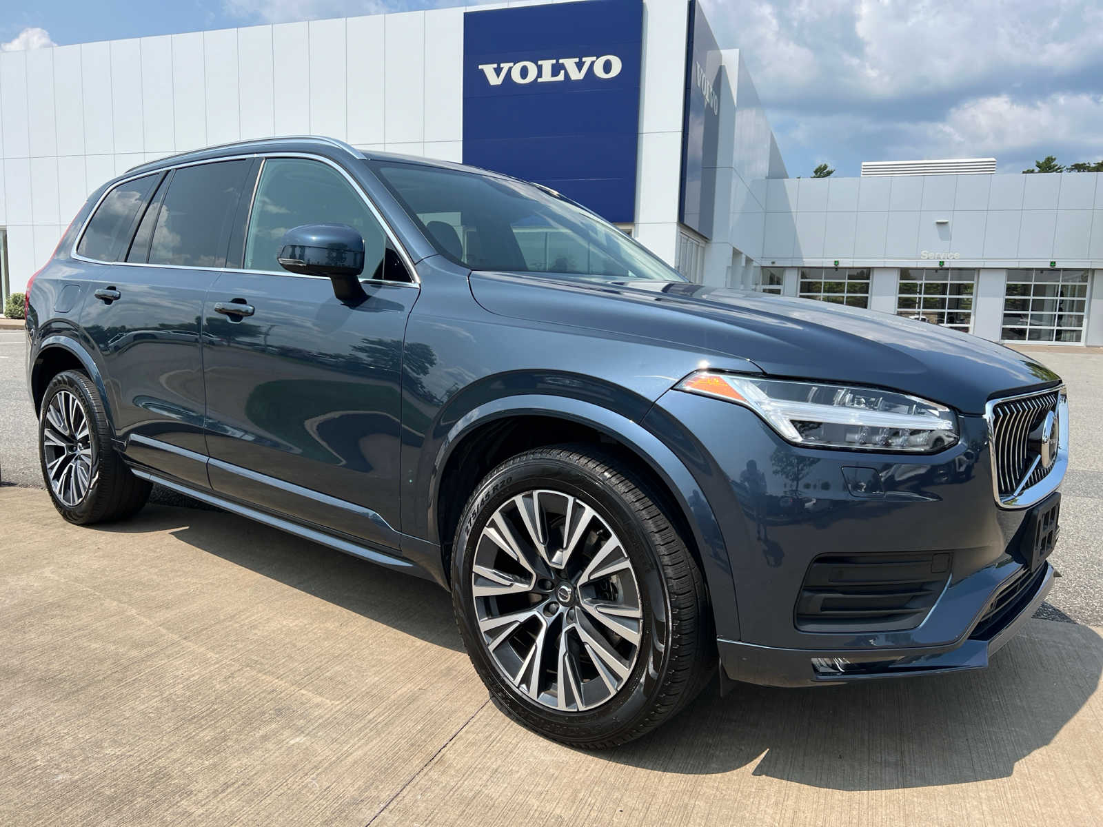 Used 2022 Volvo XC90 Momentum with VIN YV4102PK6N1810741 for sale in Plymouth, MA