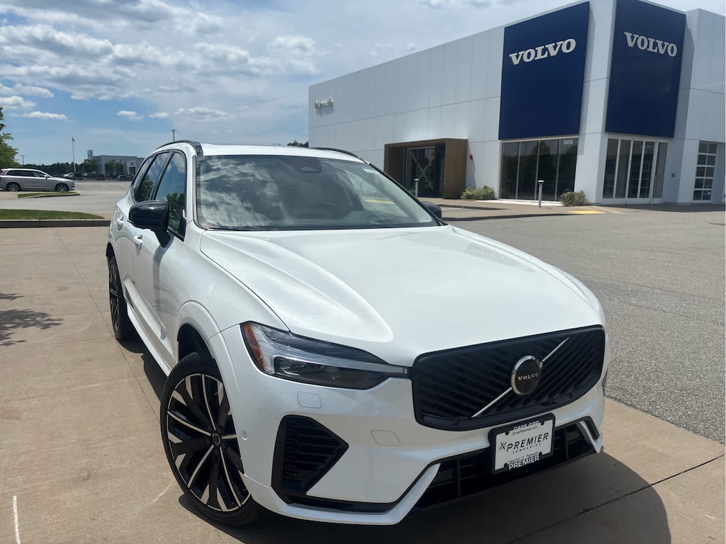 New 2026 Volvo XC60 plug-in hybrid T8 Ultra SUV