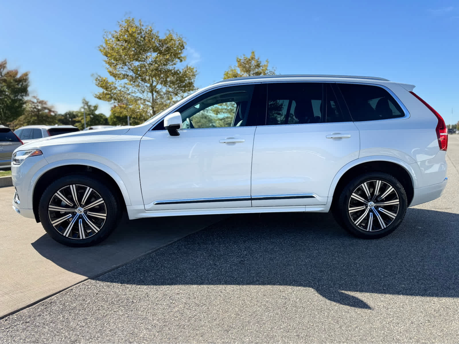 2024 Volvo XC90 B5 Core photo 2