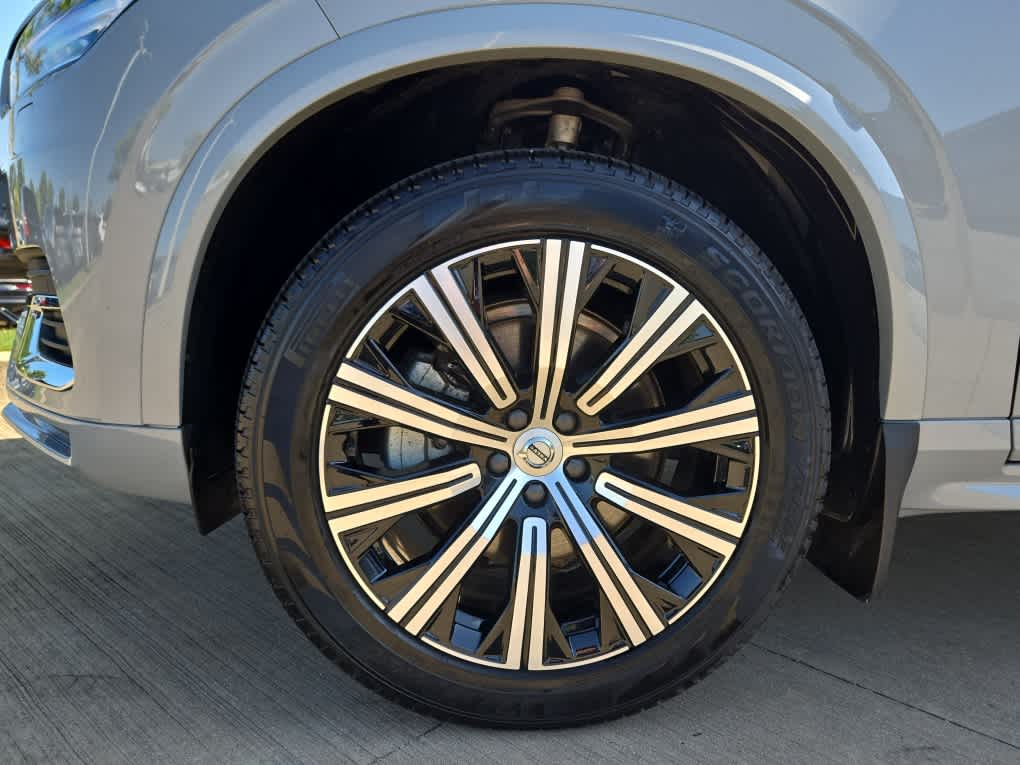 2024 Volvo XC90 B5 Core photo 2