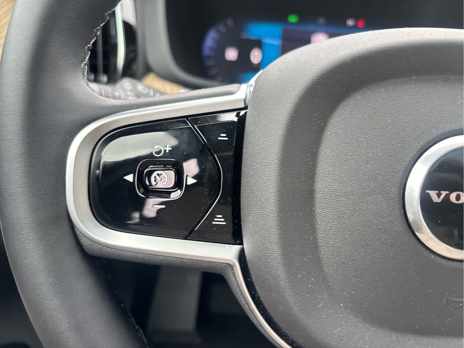 2026 Volvo XC60 Plus - Photo 29