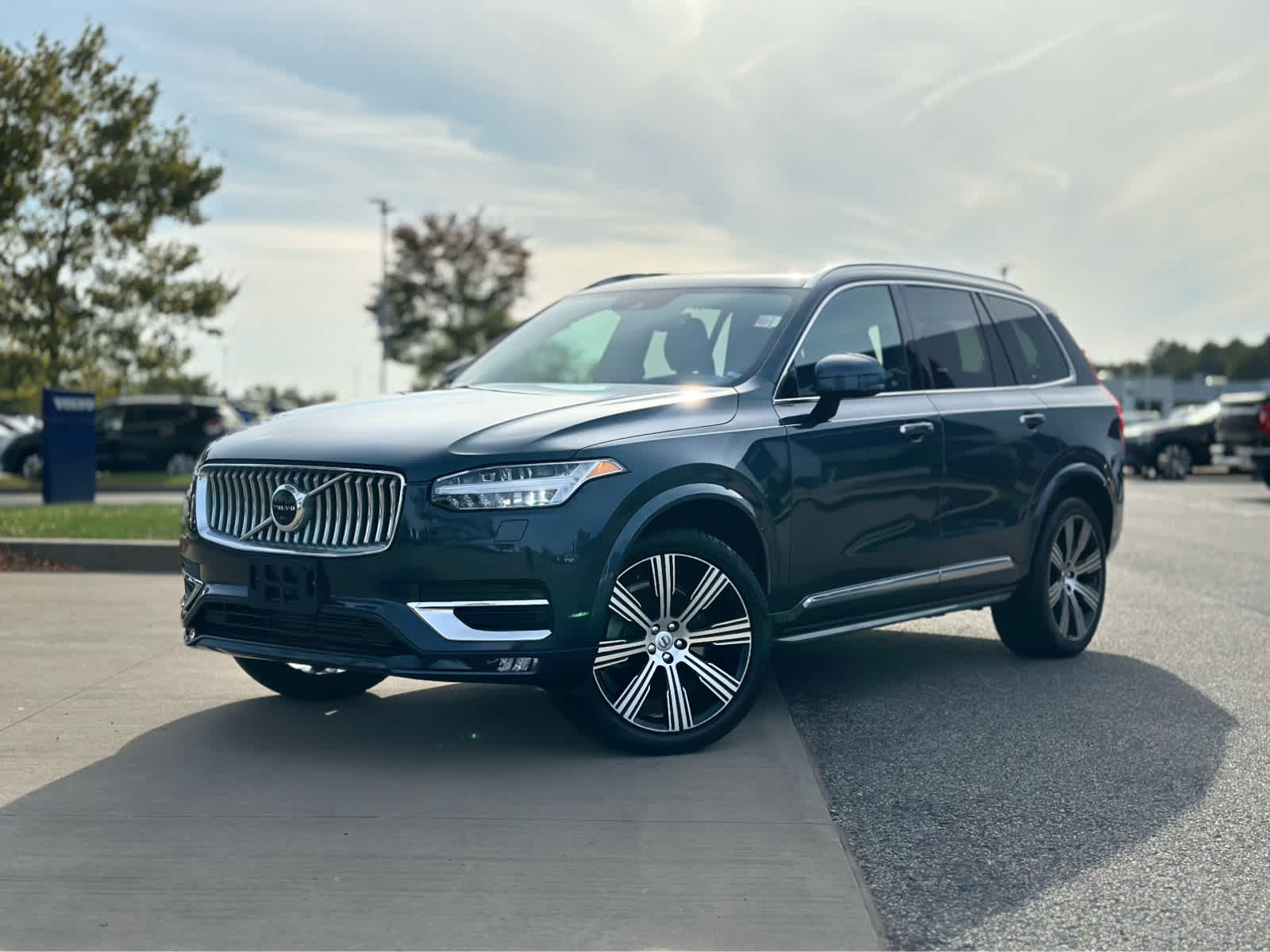 2022 Volvo XC90 T6 AWD Inscription photo 2