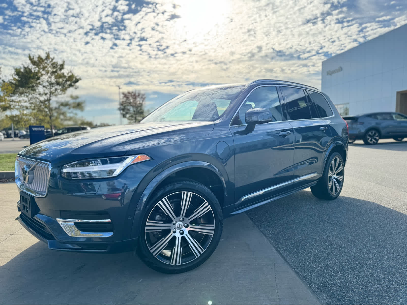 2024 Volvo XC90 T8 Plus photo 3