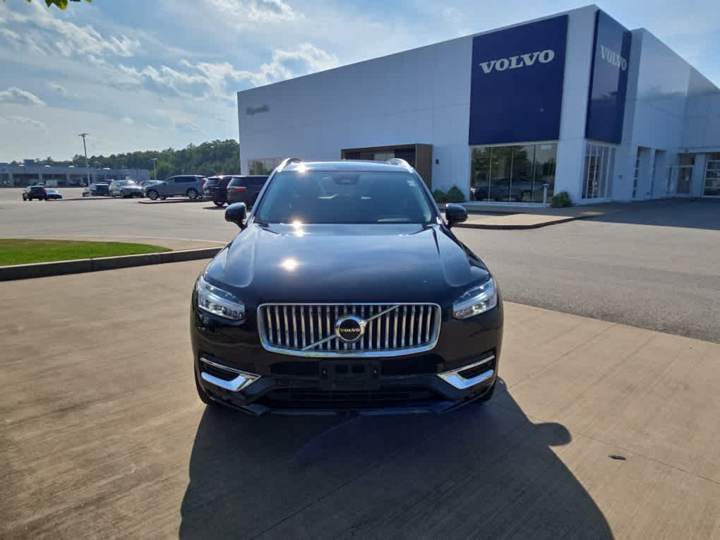 2024 Volvo XC90 B5 Core photo 3
