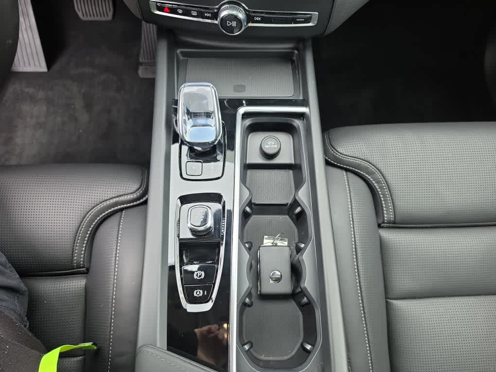 2026 Volvo XC60 Ultra - Photo 17