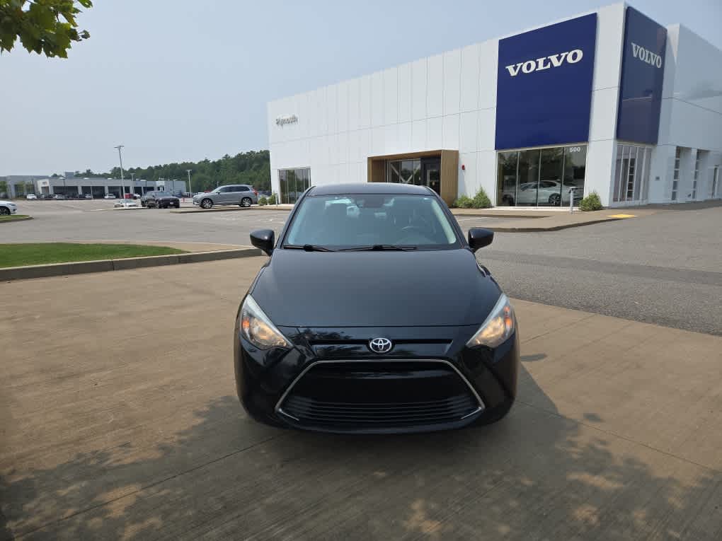 2017 Toyota Yaris iA Base photo 3