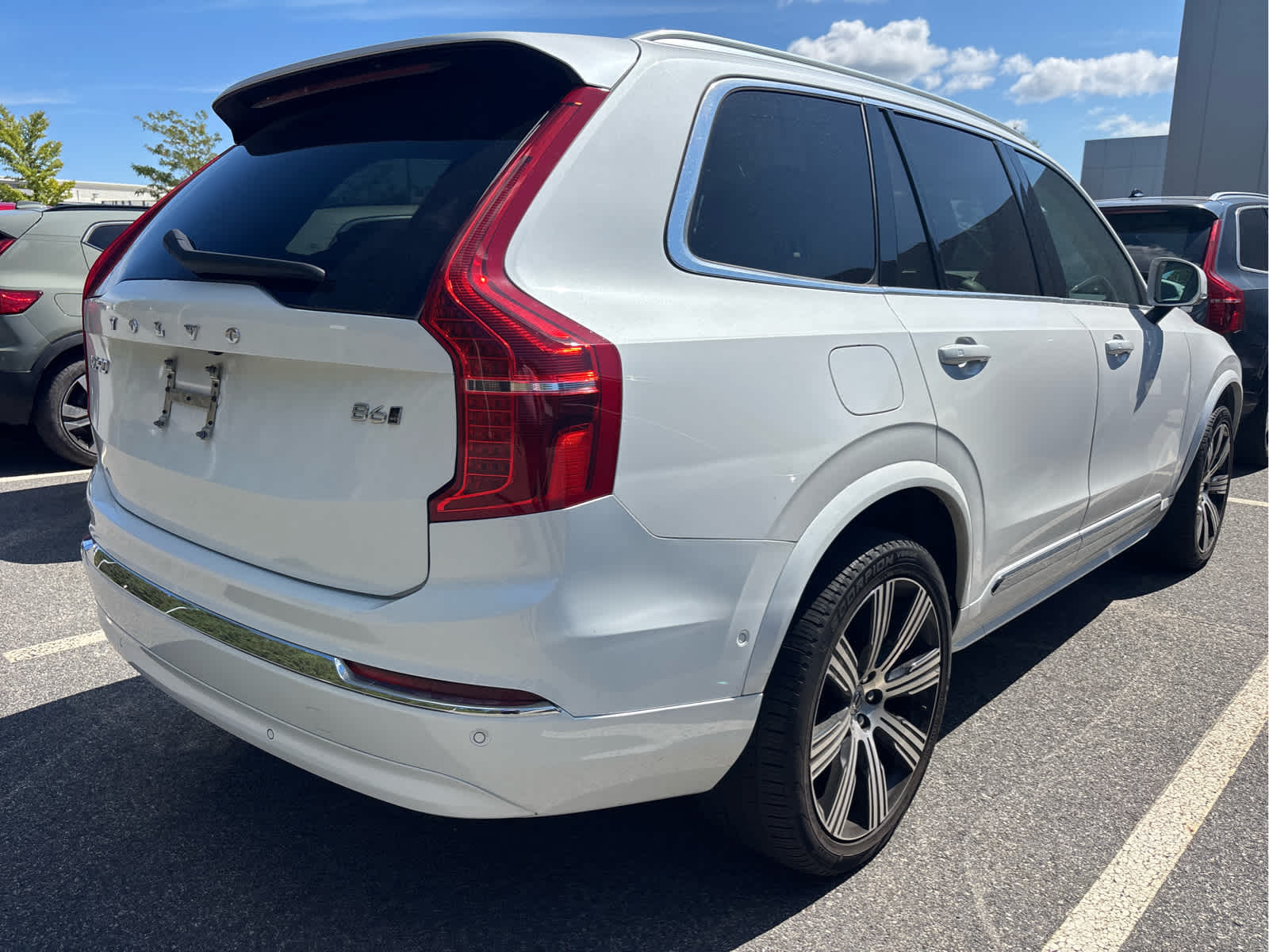 2024 Volvo XC90 Plus photo 2