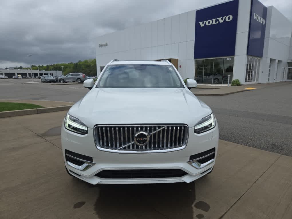 2025 Volvo XC90 T8 Plus photo 3
