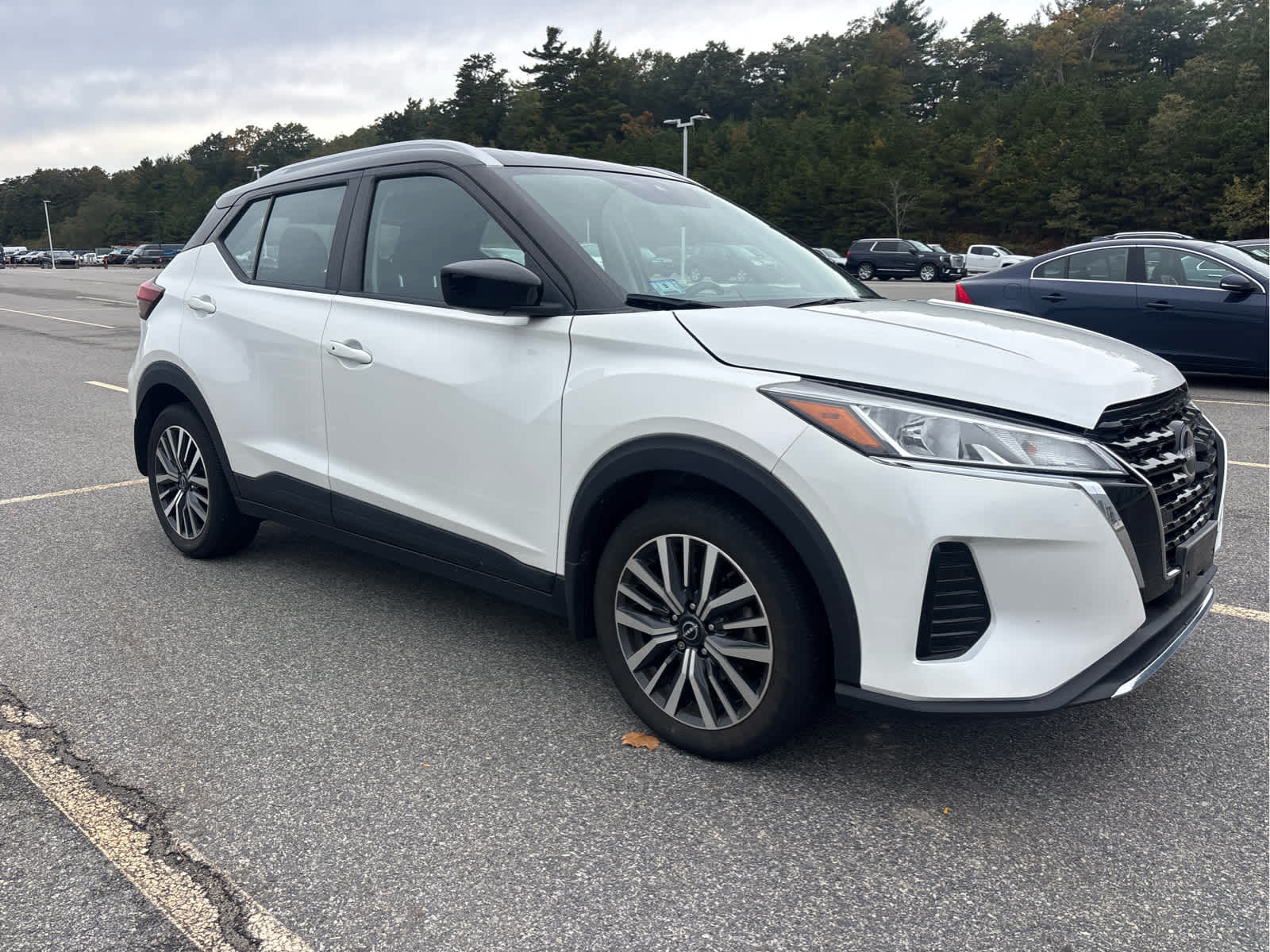 2023 Nissan Kicks SV