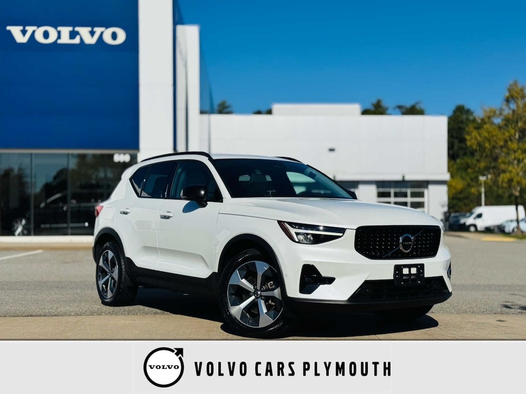 Used 2023 Volvo XC40 B5 AWD Plus Dark SUV
