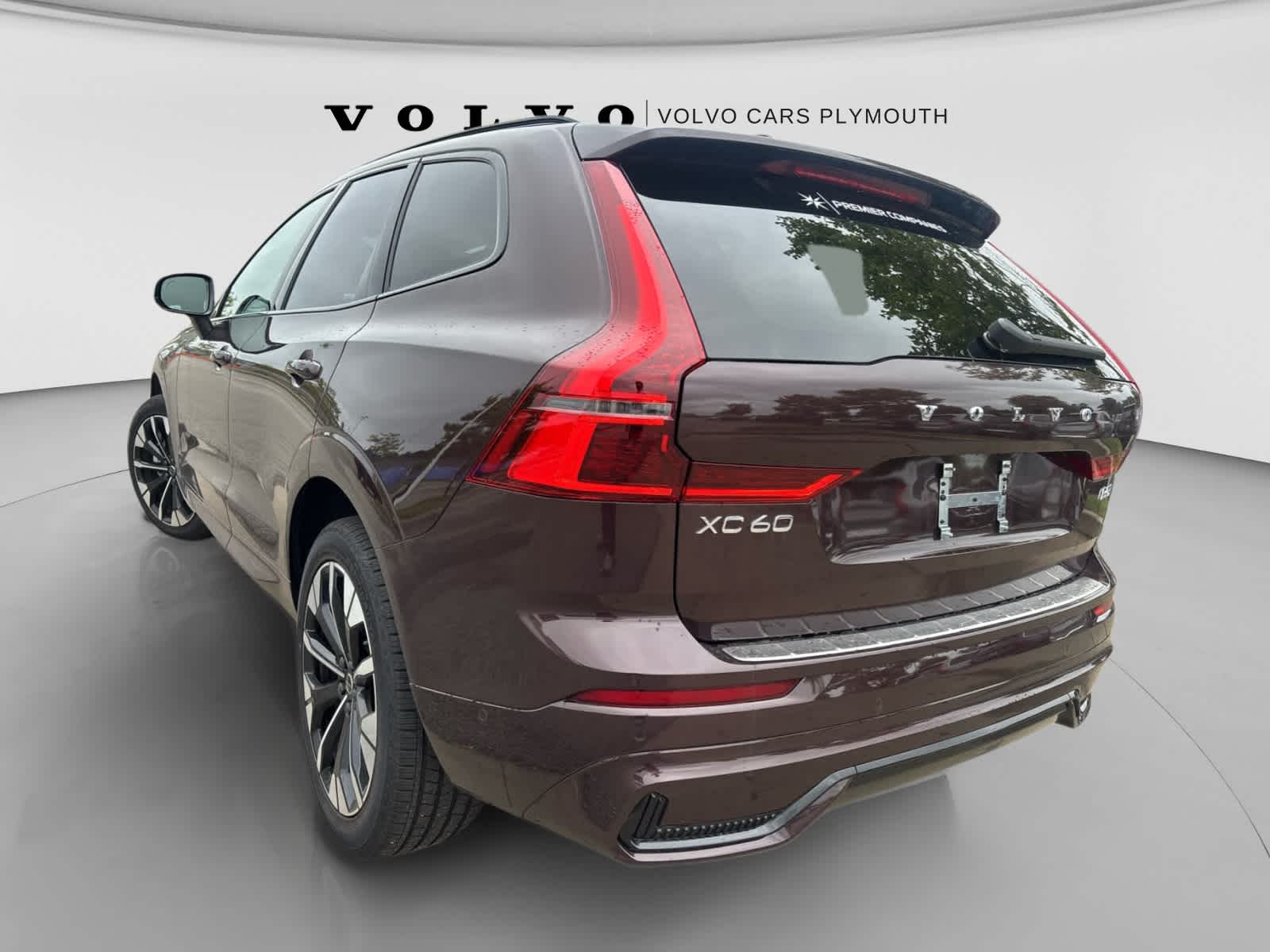 2026 Volvo XC60 Plus - Photo 8