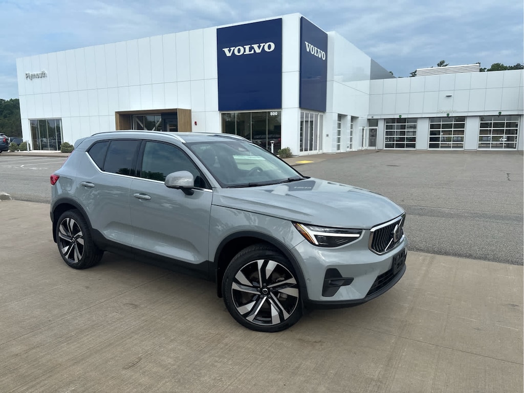 Used 2024 Volvo XC40 B5 Ultimate Bright SUV