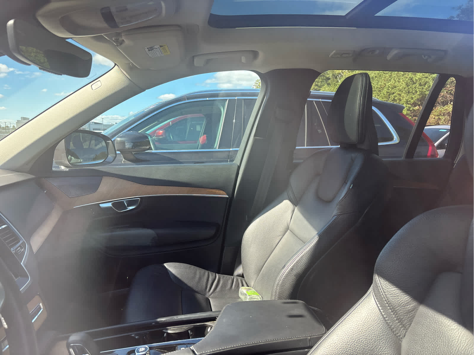 2024 Volvo XC90 Plus photo 2