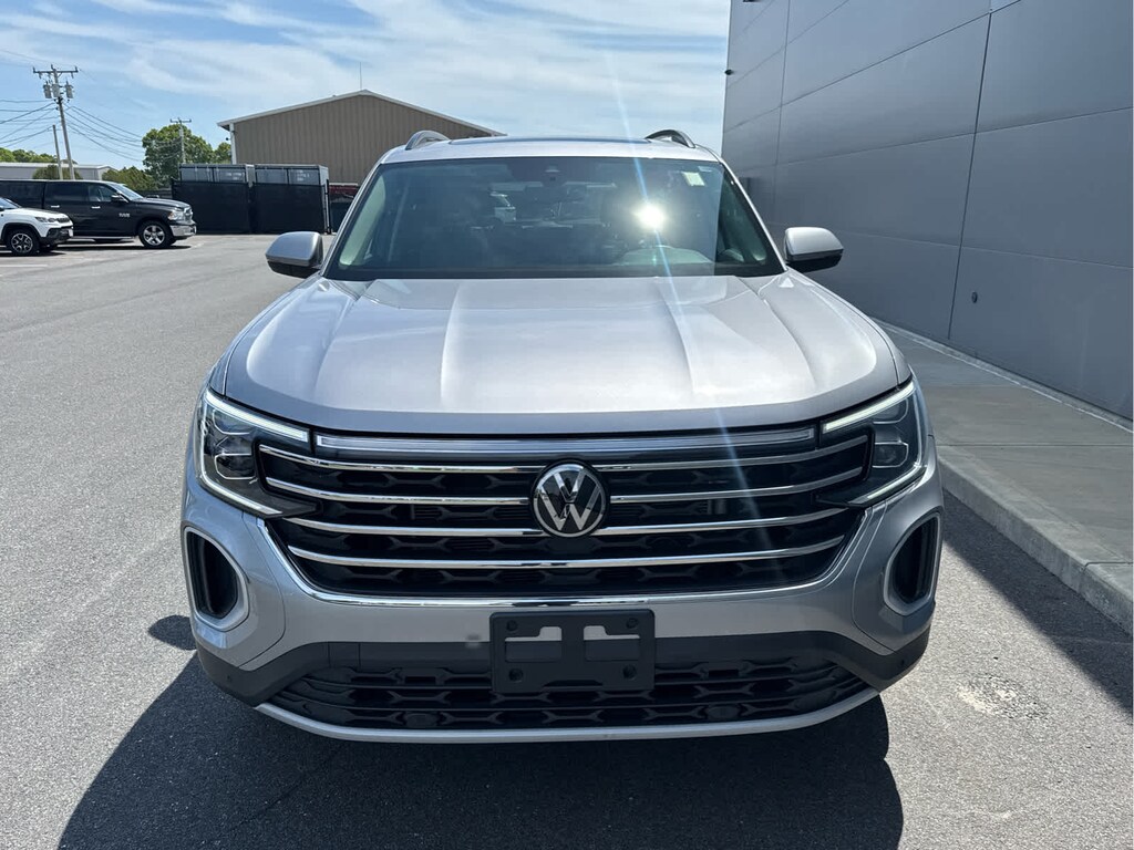 Used 2024 Volkswagen Atlas 2.0T SE w/Technology SUV