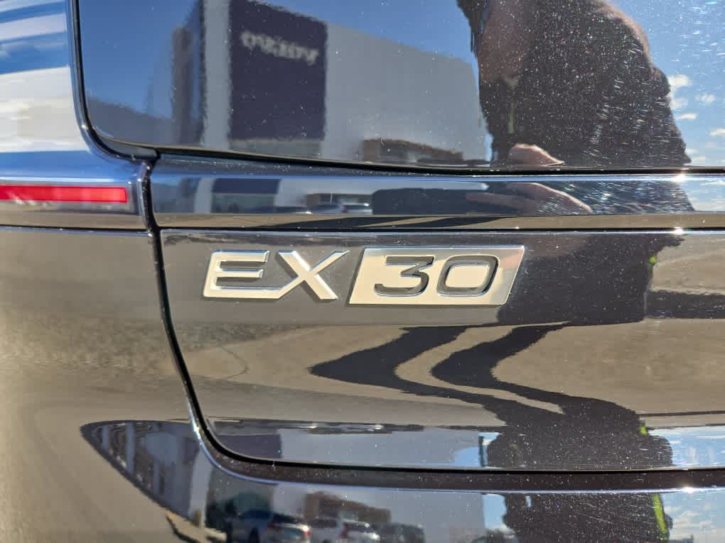 2025 Volvo EX30 Plus - Photo 10