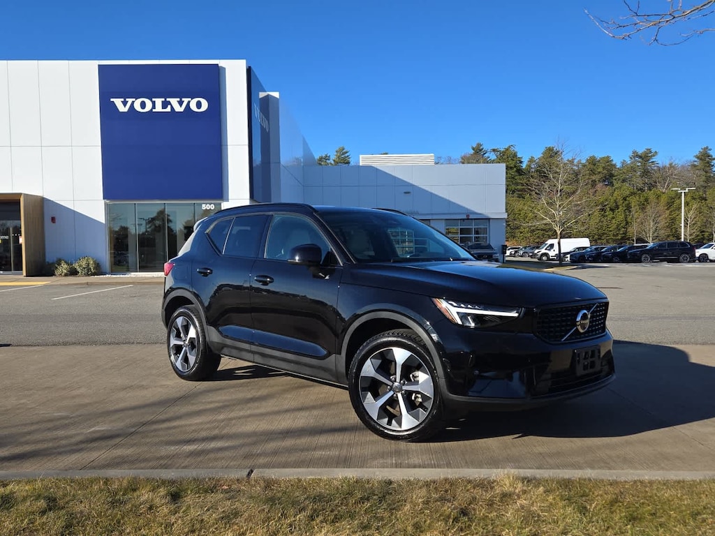 Used 2023 Volvo XC40 B5 AWD Ultimate Dark SUV