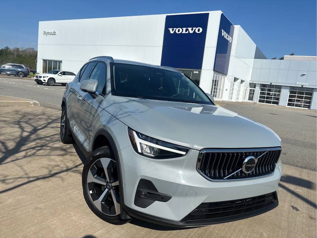Used 2025 Volvo XC40 B5 Plus Bright Theme SUV