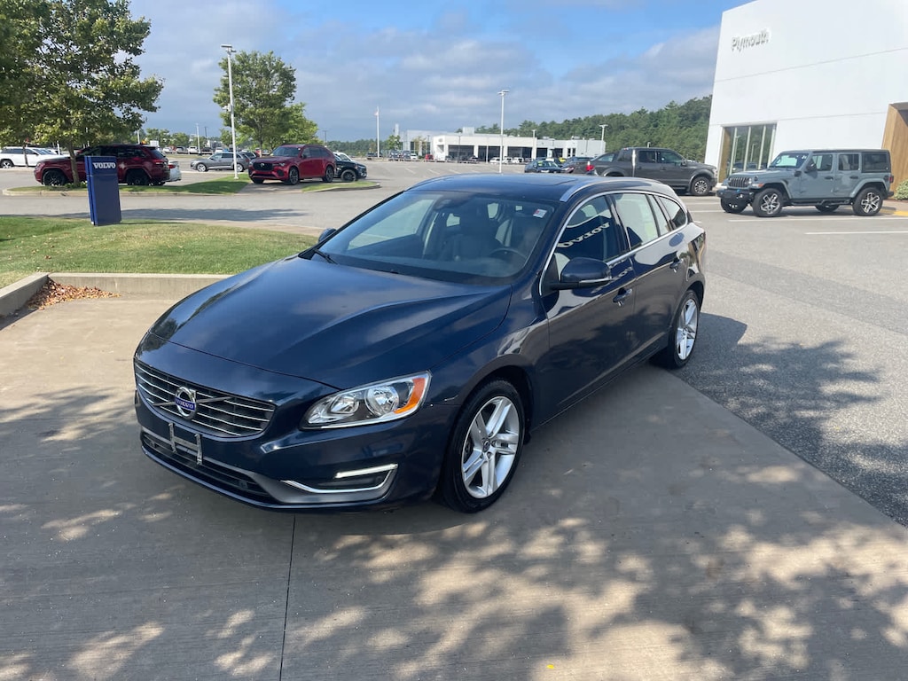 Used 2015 Volvo V60 T5 Drive-E Premier Plus w/BLIS Package Wagon