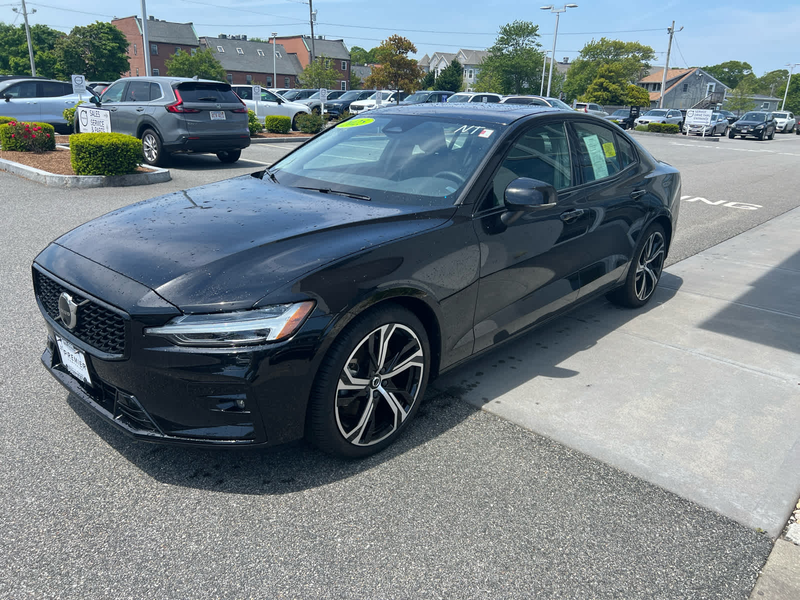 2025 Volvo S60 B5 Plus photo 4