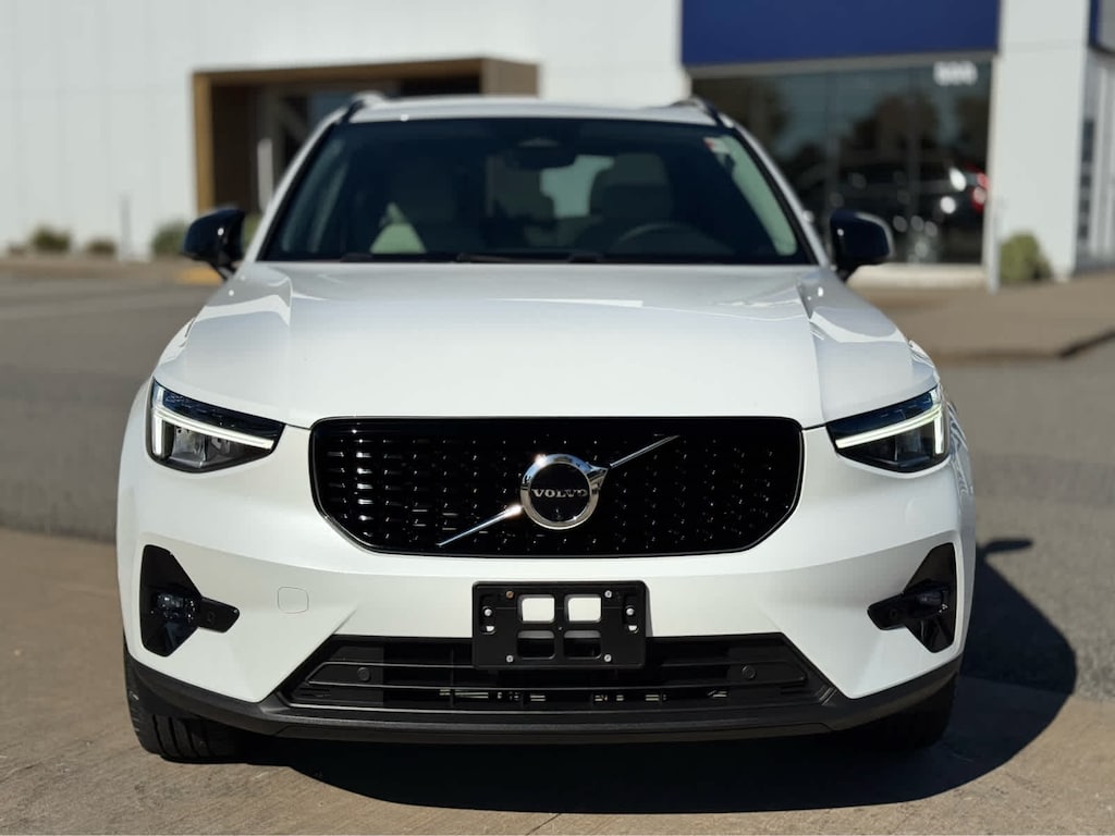Used 2023 Volvo XC40 B5 AWD Plus Dark SUV