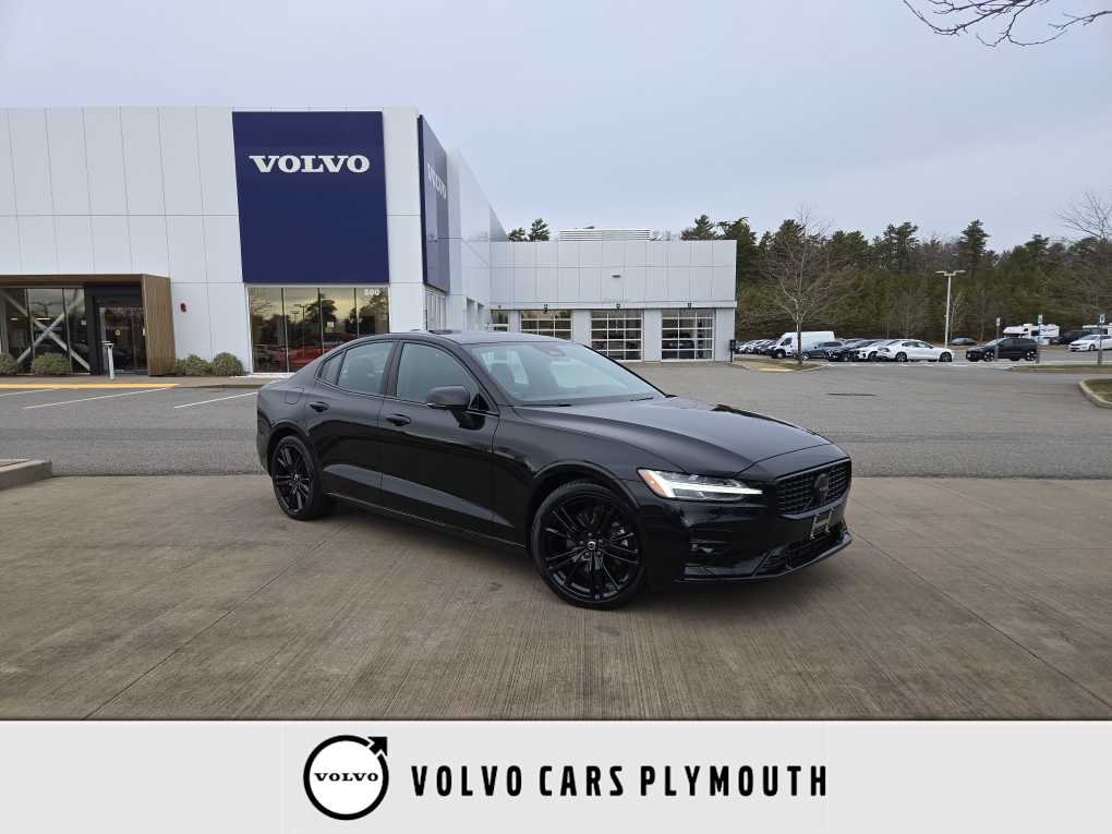 2024 Volvo S60 Plus's photo
