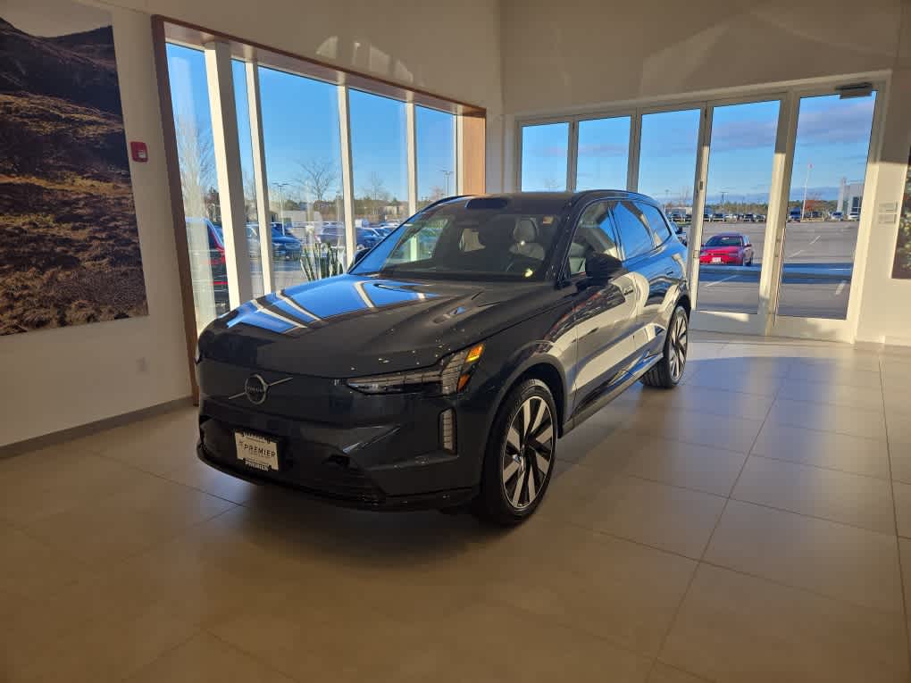 Used 2025 Volvo EX90 Ultra with VIN 7JDE23VL4SG001366 for sale in Plymouth, MA