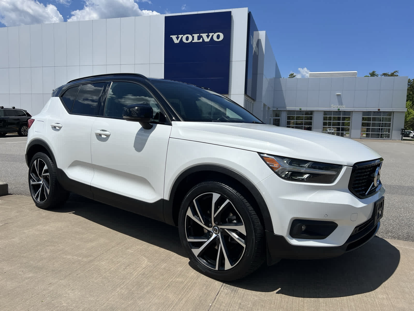 Used 2021 Volvo XC40 R-Design with VIN YV4162UM9M2574681 for sale in Plymouth, MA