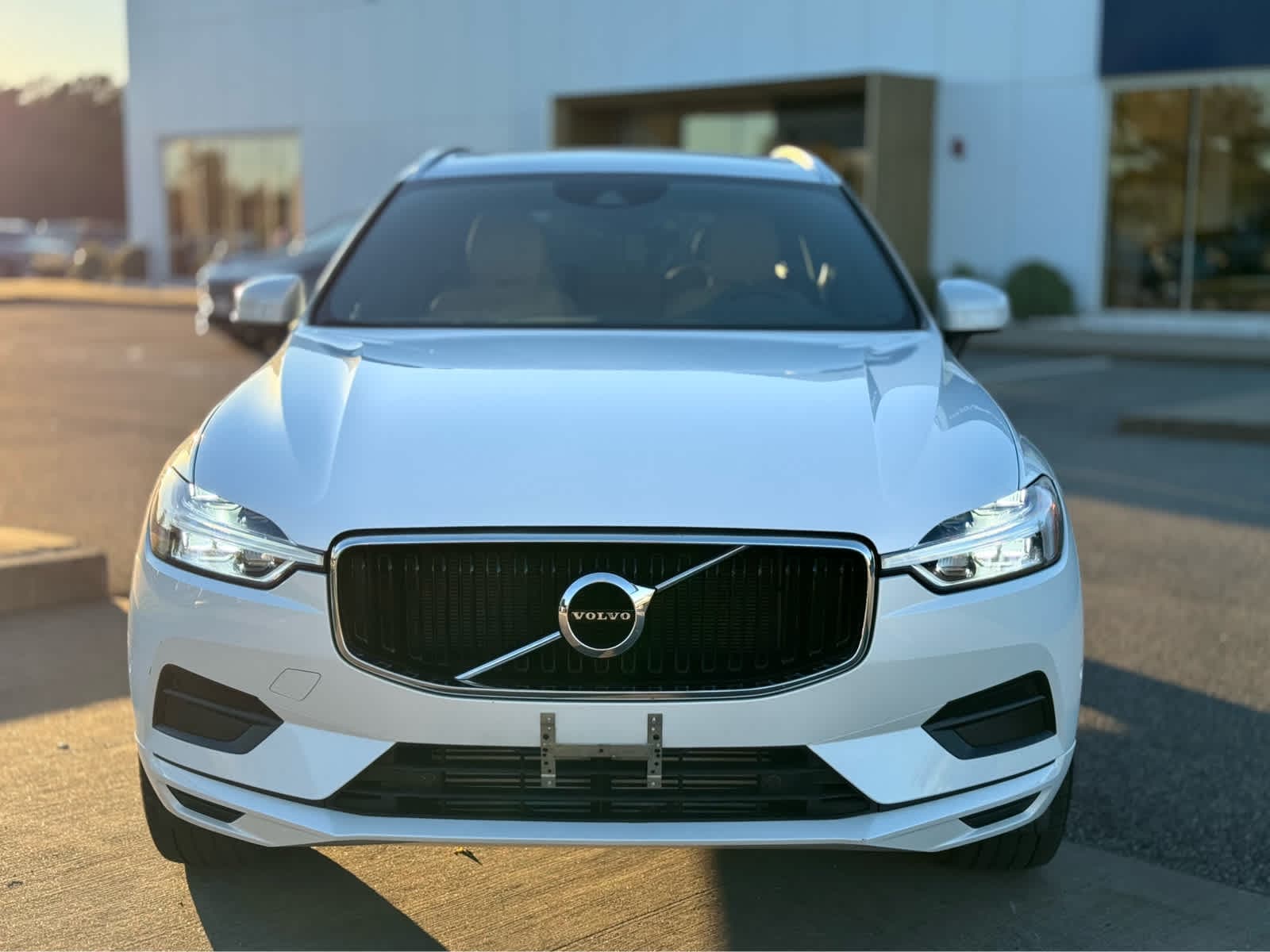 2019 Volvo XC60 T6 Momentum photo 3