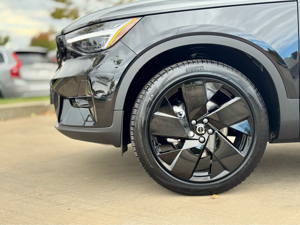 New 2026 Volvo XC40 B5 Ultra Black Edition SUV