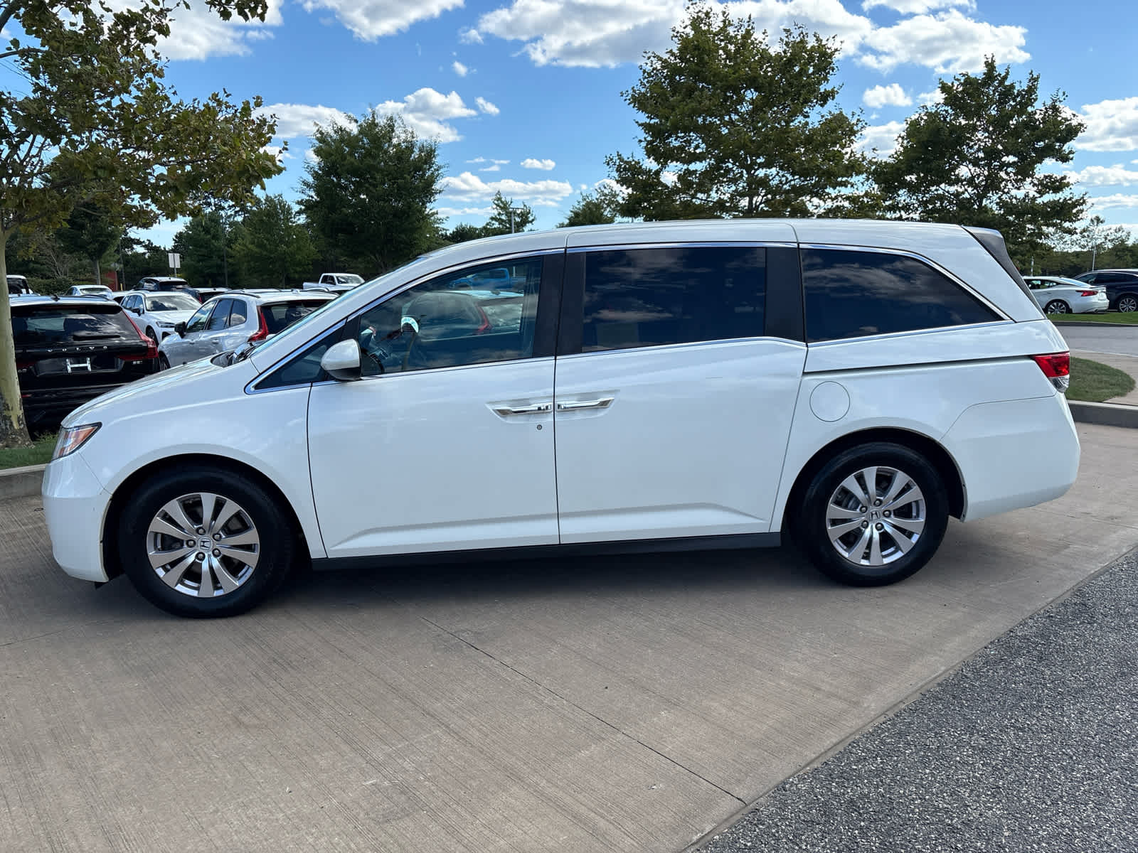 2016 Honda Odyssey SE photo 3