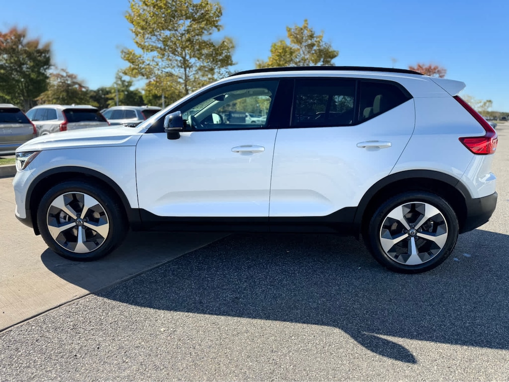 Used 2023 Volvo XC40 B5 AWD Plus Dark SUV