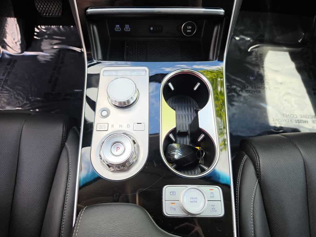 2025 GENESIS GV80 17