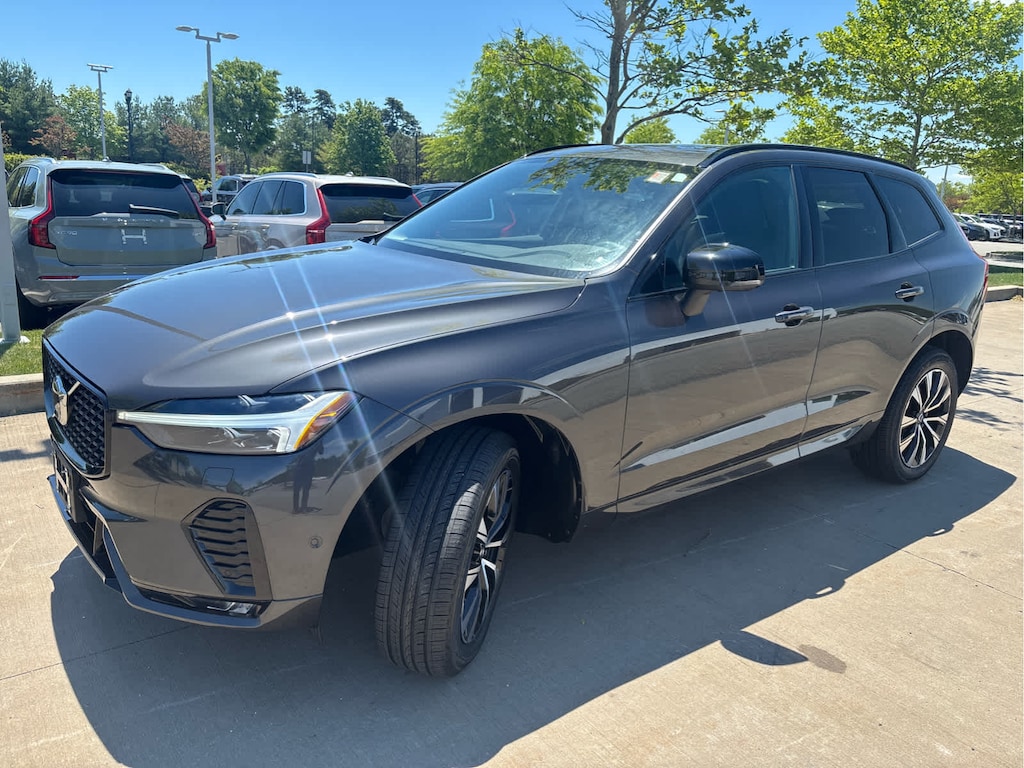 Used 2023 Volvo XC60 B5 AWD Plus Dark SUV