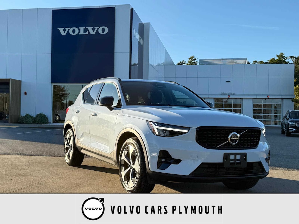Used 2025 Volvo XC40 B5 Plus Dark Theme SUV