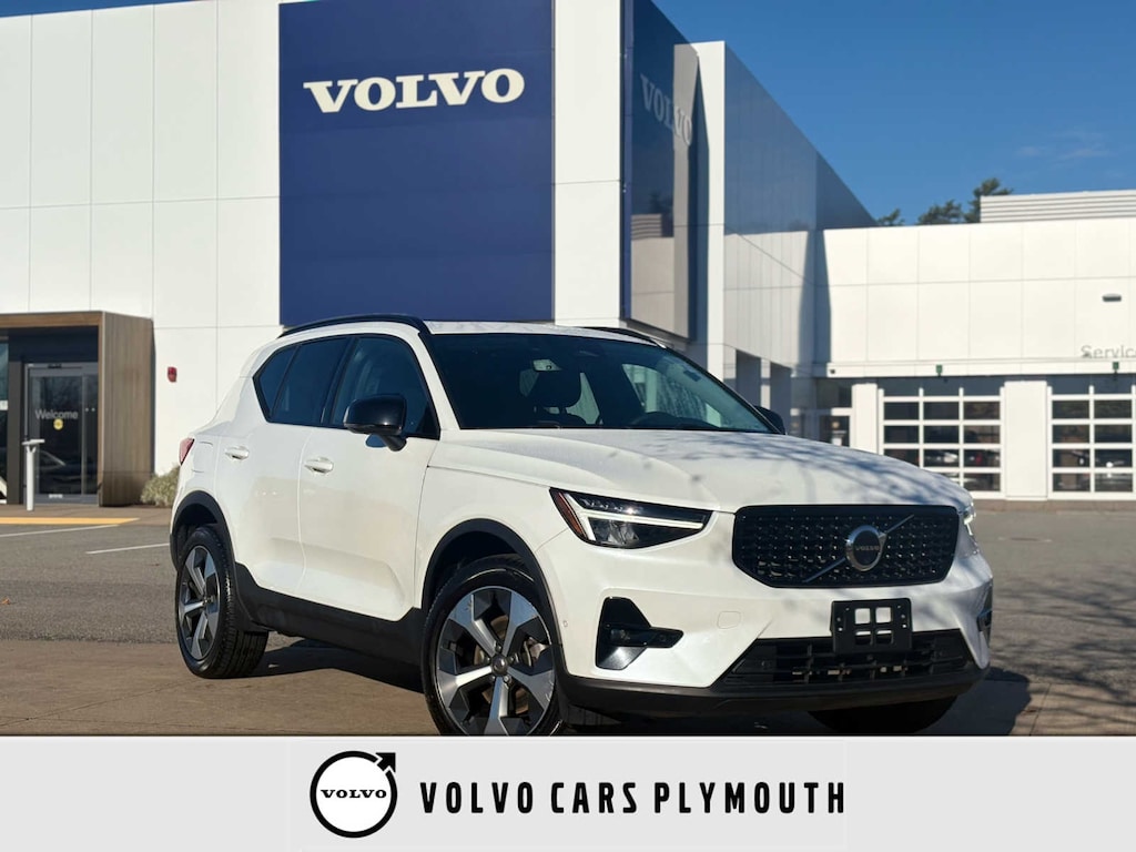 Used 2023 Volvo XC40 B5 AWD Plus Dark SUV