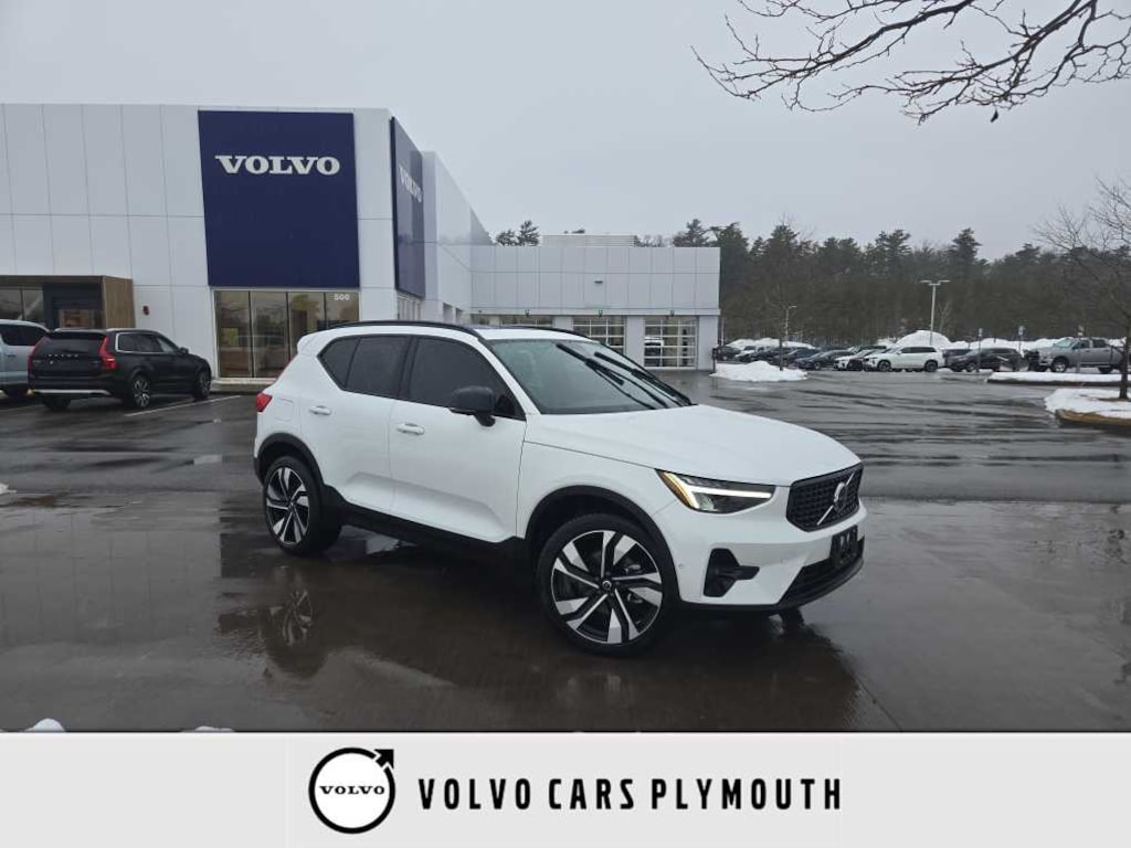 Used 2023 Volvo XC40 B5 AWD Plus Dark SUV