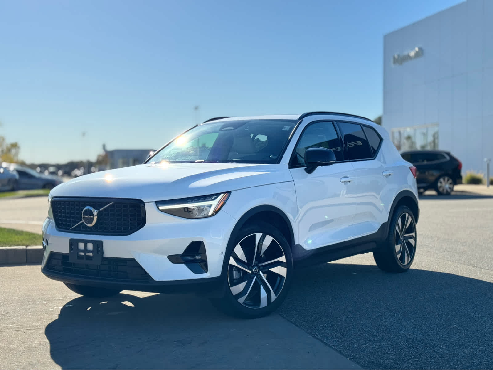 2024 Volvo XC40 Plus photo 4